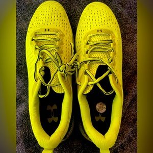 Men’s UA HOVR sneakers; open to offers